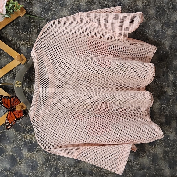 Cropped Mesh Top - Picture 3 of 4